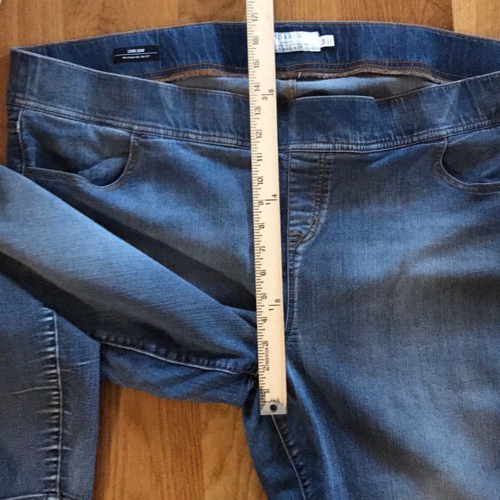 Torrid 5 R denim Lean Jean - Picture 5 of 16